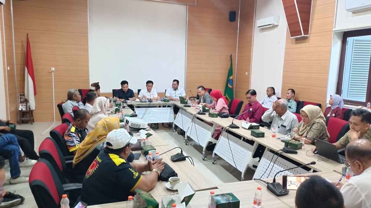 Rapat Dengar Pendapat Komisi III DPRD Lebak membahas isu pelayanan RS Kartini dan administrasi BPJS Kesehatan.