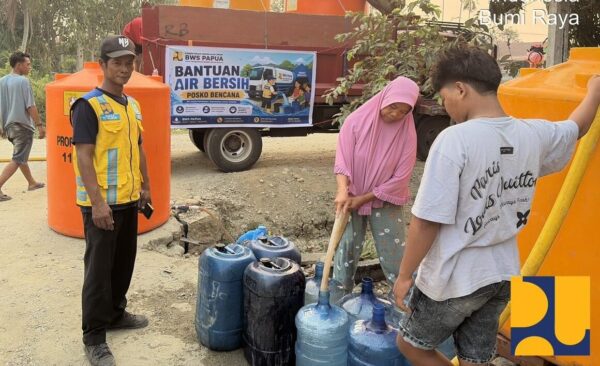 185 KK di Nabire Kesulitan Air Bersih, Kementerian PU Salurkan 9.200 Liter