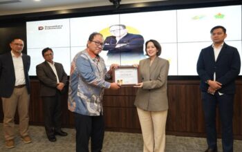 3.856 Pekerja PTPN IV PalmCo Terima Penghargaan Masa Kerja hingga 35 Tahun