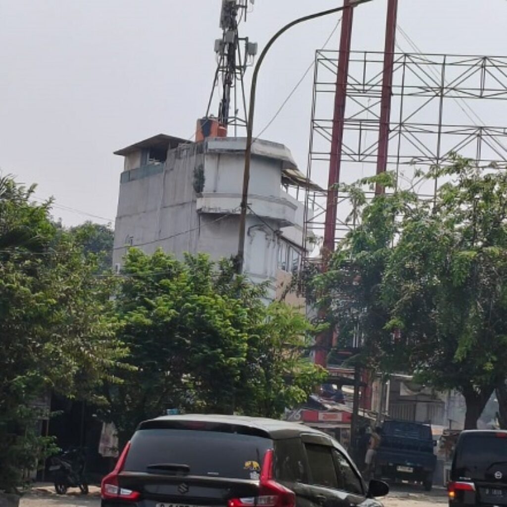 Diduga Belum Berizin, Reklame Raksasa di Cengkareng Disorot: Data DPMPTSP dan Satpol PP Berbeda