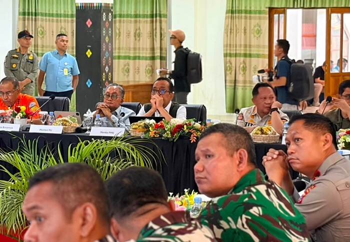 Gempa Flores M7,7, Menteri Dody Pastikan Jalan, Jembatan, dan Air Bersih Segera Ditangani