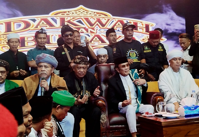 Hadiri Pelantikan PWI LS Jabar di Indramayu