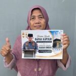 Jadi Kado Ulang Tahun ke-58, Kapolri Berangkatkan ART Lansia Asal Bogor Umrah