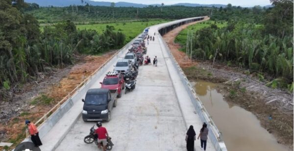 Jembatan Nibung Rampung, Akses Jalan Menuju Biduk-Biduk Masih Rusak, Warga Minta Pemprov Kaltim Segera Bertindak