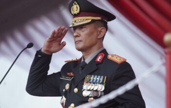 Kapolda Lampung Pimpin Upacara Penurunan Bendera HUT RI ke-81