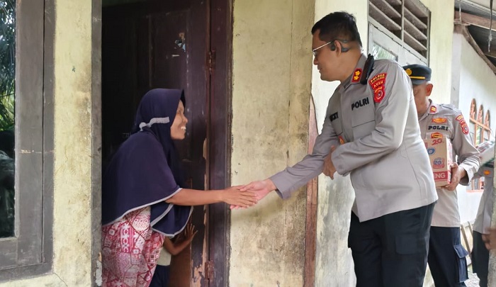 Kapolres Aceh Selatan Bantu Janda Eks Kombatan GAM