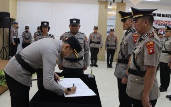 Kapolres Ketapang Pimpin Pelantikan Kabag Log dan Sertijab Dua Kapolsek