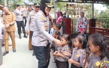 Kapolres Lebak Kunjungi PAUD Izzaturrahman, Kenalkan Polisi sebagai Sahabat Anak