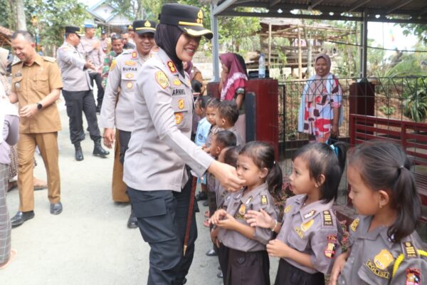 Kapolres Lebak Kunjungi PAUD Izzaturrahman, Kenalkan Polisi sebagai Sahabat Anak