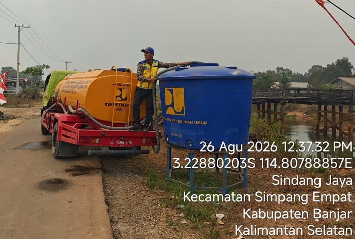 Kemarau Melanda Banjar, Kementerian PU Salurkan 12.000 Liter Air Bersih untuk Warga