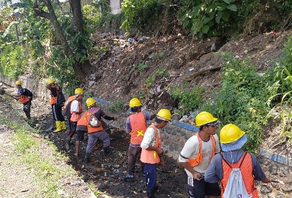 Kementerian PU Bersihkan Sedimentasi Irigasi Tukad Saba Buleleng
