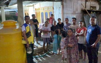 Kementerian PU Distribusikan 12.000 Liter Air Bersih untuk Warga Terdampak Gempa Sikka