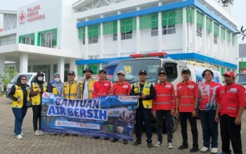 Kementerian PU dan PMI Salurkan Air Bersih untuk Warga Terdampak Kekeringan di Kubu Raya, Tiga Hidran Umum Disiagakan