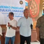 Kunjungan Menteri Pangan Zulkifli Hasan ke Cepu Ditunda, Bambang Anto Wibowo Tetap Salurkan Bantuan kepada Warga