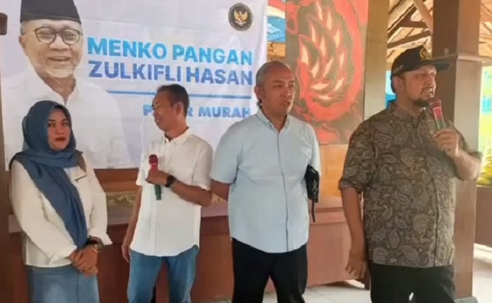 Kunjungan Menteri Pangan Zulkifli Hasan ke Cepu Ditunda, Bambang Anto Wibowo Tetap Salurkan Bantuan kepada Warga