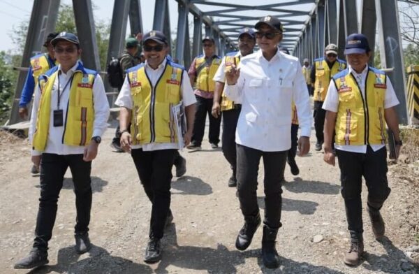 Menteri PU Dody Percepat Rehabilitasi Dua Jembatan di Flores, Diperkuat Tahan Gempa