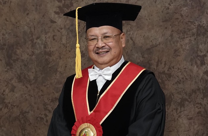 Sakit dan Mahalnya Melahirkan Demokrasi