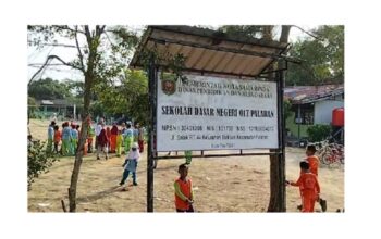 Semarak HUT ke-81 RI, Murid SD 017 Palaran Antusias Ikuti Lomba Gigit Kelereng