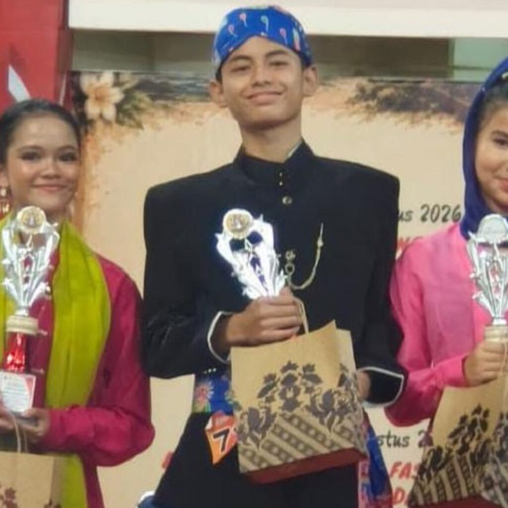 Siswa SMPN 69 Jakarta Barat Diego Missel Muharno Raih Juara 2 Abang None Cilik dan Remaja Kencur 2026