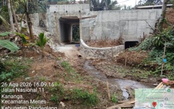 Soroti Pembangunan Jembatan Kananga–Menes–Cisata
