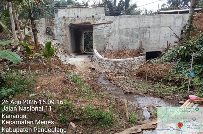 Soroti Pembangunan Jembatan Kananga–Menes–Cisata
