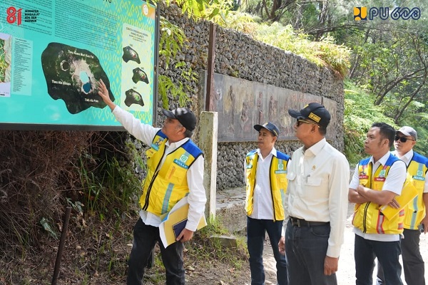 Tindak Lanjut Koordinasi dengan Mendagri, Menteri Dody Tinjau Kondisi Danau Kelimutu