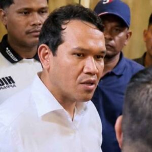Dek Fadh Hadir di Tengah Situasi Panas di Masjid Raya Baiturrahman
