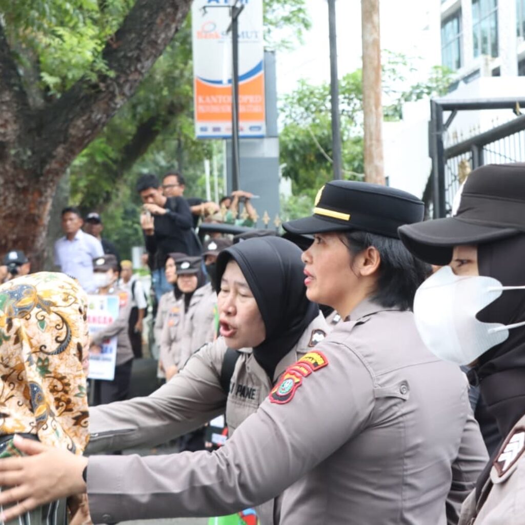 Aksi APARA dan GMNI di DPRD Sumut Berlangsung Kondusif, Kapolda Apresiasi Peserta