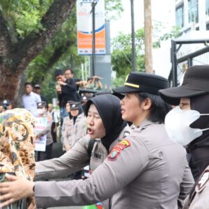 Aksi APARA dan GMNI di DPRD Sumut Berlangsung Kondusif, Kapolda Apresiasi Peserta