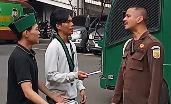 Aksi Mahasiswa di Kejari Lebak Nyaris Ricuh