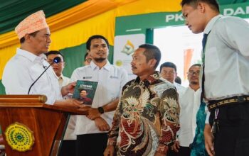 Di Hadapan Ribuan Mahasiswa UMRI, Mentan Soroti Kisah Sukses Petani Sawit Binaan PTPN IV PalmCo