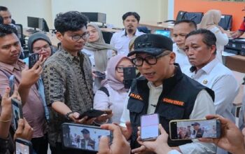 Gunung Anak Krakatau Masih Siaga