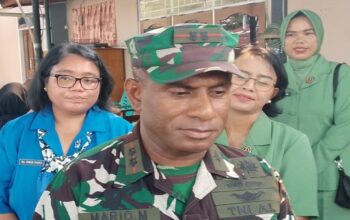 Jelang HUT ke-81 TNI, Danlanal Nabire Kunjungi 10 Keluarga Warakawuri
