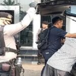 KPK Geledah ULP dan Dinas PUPR Muara Enim, Bawa Tiga Koper dan Dua Tas