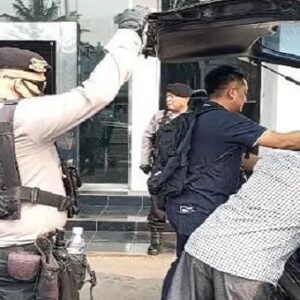 KPK Geledah ULP dan Dinas PUPR Muara Enim, Bawa Tiga Koper dan Dua Tas