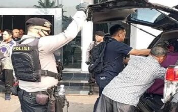 KPK Geledah ULP dan Dinas PUPR Muara Enim, Bawa Tiga Koper dan Dua Tas