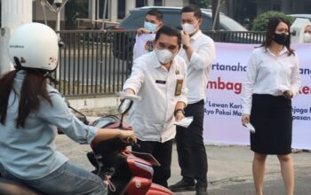 Kabut Asap Landa Palangka Raya, Kantor Pertanahan Bagikan Masker Gratis kepada Warga