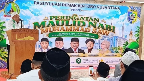 Maulid Nabi di Masjid Istiqlal, Fathan Subchi Ajak Warga Demak Perkuat Silaturahmi dan Pengabdian