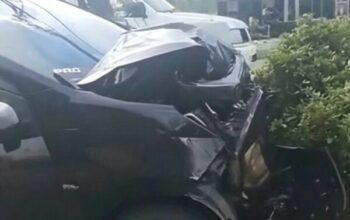 Mobil Korwil BGN Nabire Tabrak Tiang Listrik di Kalibobo, Pengemudi Masih Menunggu Pemeriksaan