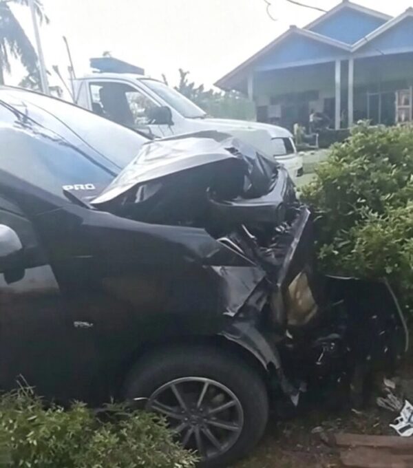 Mobil Korwil BGN Nabire Tabrak Tiang Listrik di Kalibobo, Pengemudi Masih Menunggu Pemeriksaan