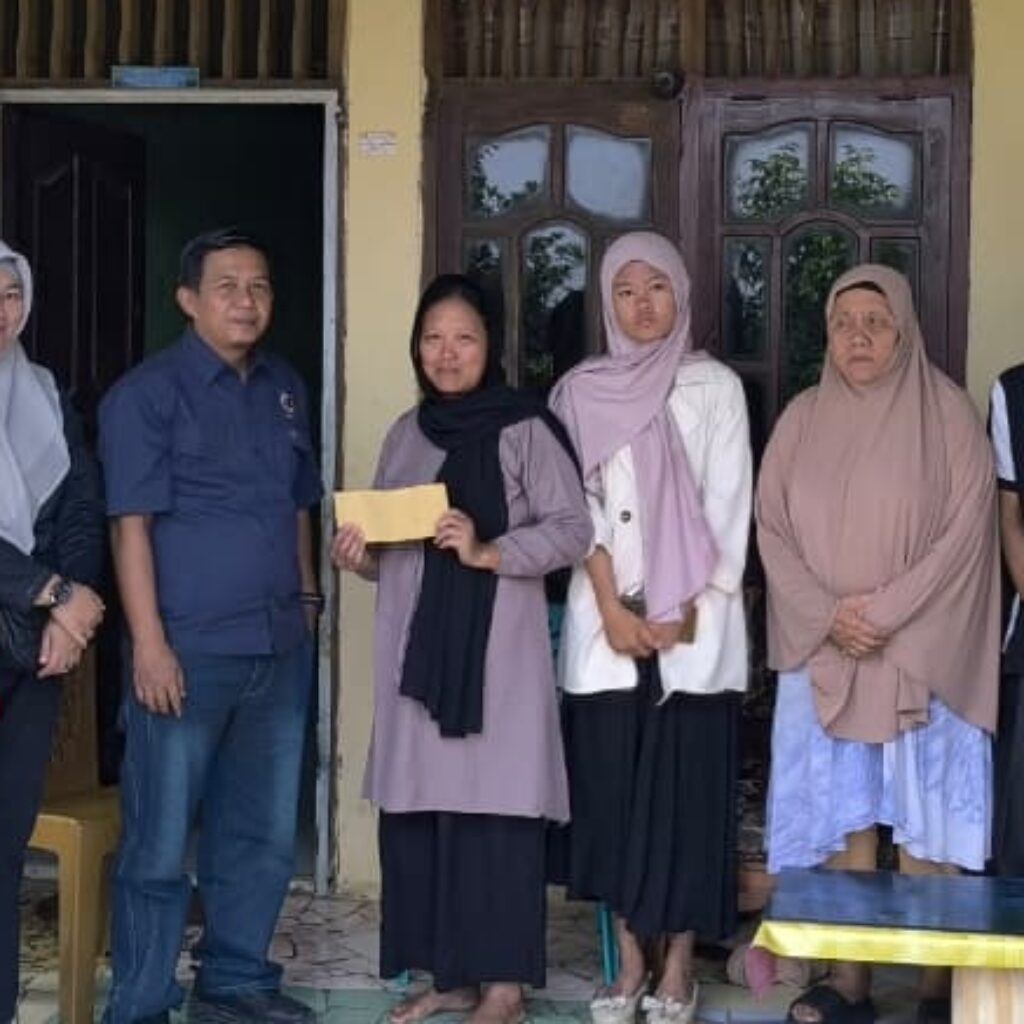 PWI Lahat Salurkan Bantuan untuk Keluarga Juru Parkir Andi Tamansyah