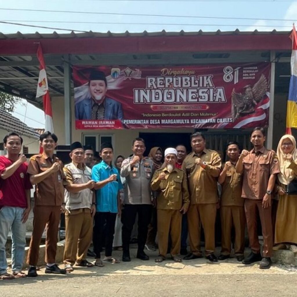 Sambangi Pemdes Margamulya, Kapolsek Cileles Ajak Warga Perkuat Kamtibmas dan Waspadai Hoaks
