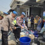 Sambut HUT ke-24 Propam Polri, Bidpropam Polda Jateng Salurkan 51 Ribu Liter Air Bersih di Demak