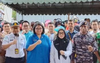 Sambut HUT ke-81 TNI AL dan RRI, Lanal Nabire Gelar Donor Darah dan Pangan Murah