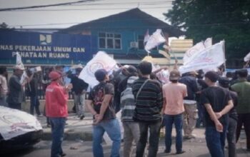 Soroti Dugaan Cacat Administrasi Proyek Revitalisasi, Gempita Demo di DPUPR Kota Cilegon