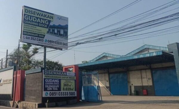 Tiang Reklame di Depan Pergudangan Kamal Disorot, Status Izin dan Pajak Dipertanyakan