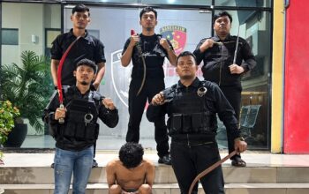 Tim Macan Polres Pelabuhan Belawan Amankan Pemuda Diduga Hendak Tawuran, Sita 4 Celurit