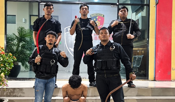 Tim Macan Polres Pelabuhan Belawan Amankan Pemuda Diduga Hendak Tawuran, Sita 4 Celurit