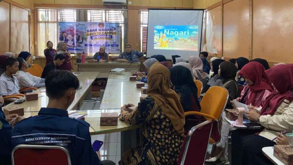 Bank Nagari Goes to Campus memberikan edukasi keuangan kepada mahasiswa UNDHARI.