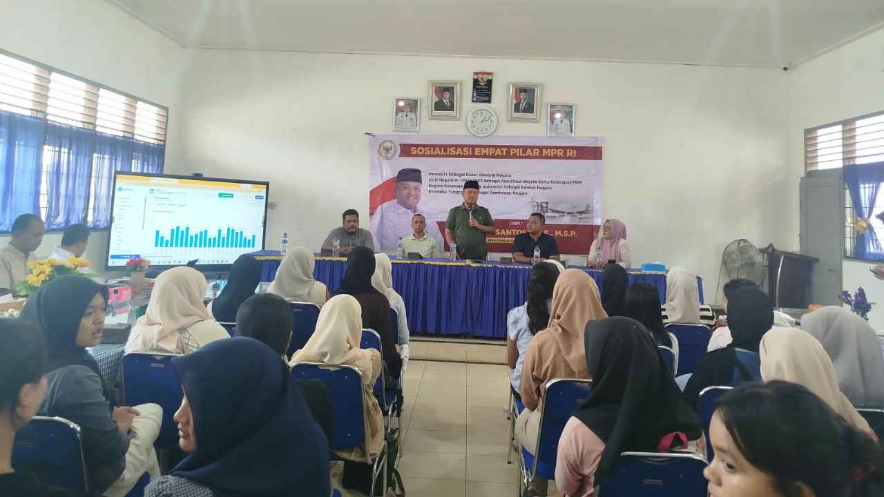 Suasana bimbingan belajar gratis bagi siswa SMA kelas XII di Kabupaten Langkat untuk persiapan masuk PTN dan sekolah kedinasan.
